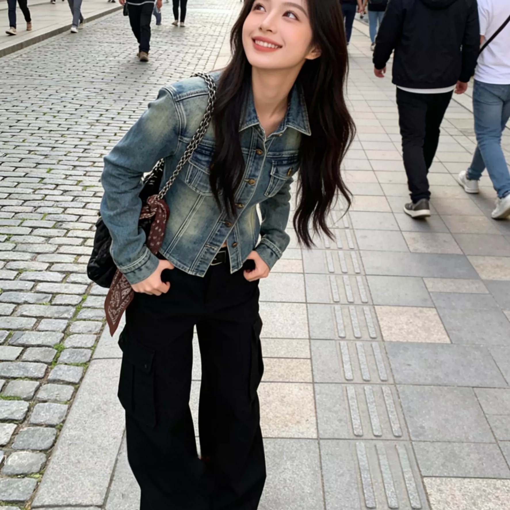 Street Hong Kong Style Retro Niche Design Denim Jacket Women 2026 Summer New Shoulder-Fitted Waist-Cinched Shirt - Image 5