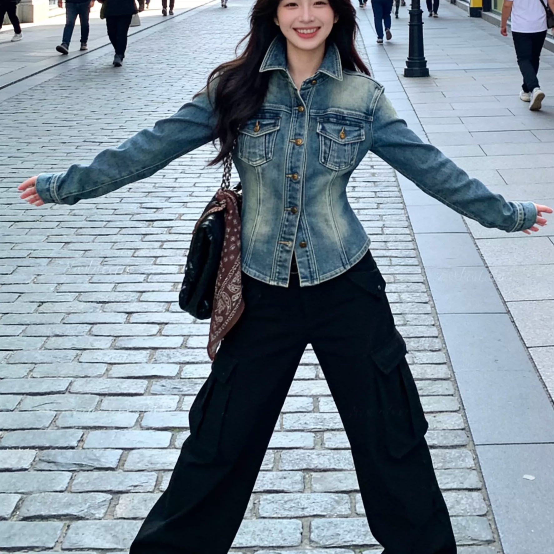 Street Hong Kong Style Retro Niche Design Denim Jacket Women 2026 Summer New Shoulder-Fitted Waist-Cinched Shirt - Image 3