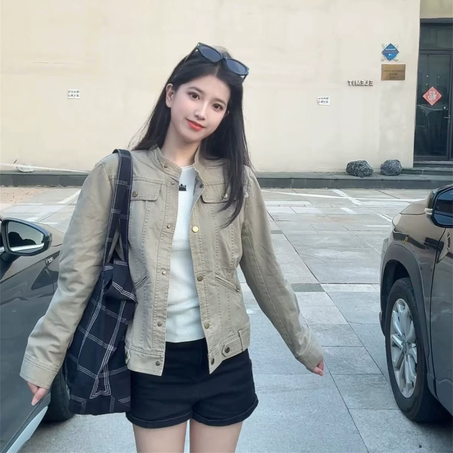 vintage-khaki-washed-denim-jacket-for-women-with-stand-collar-and-side-pockets